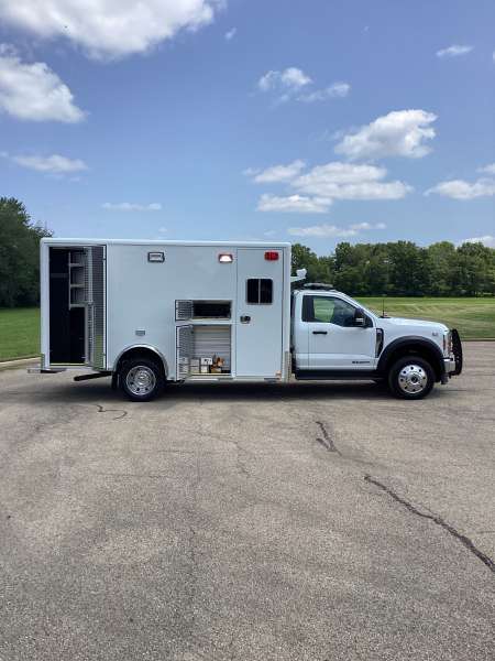 Photo of Lincolnshire 20911 Ambulance Side View 2 Opened