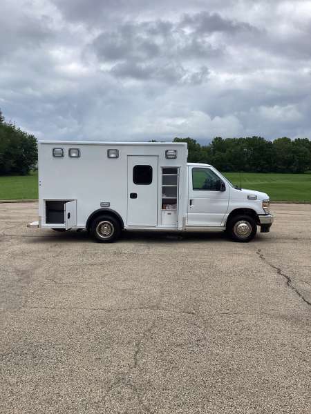 Photo of Murphy Ambulance Service Ambulance Side View 2 Opened