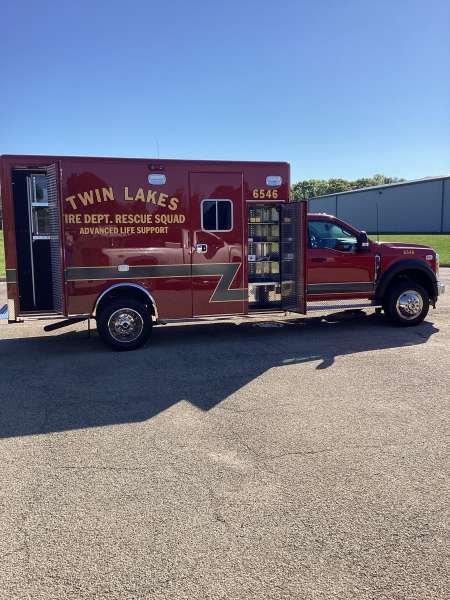 Photo of Twin Lakes 20733 Side View 1 Opened