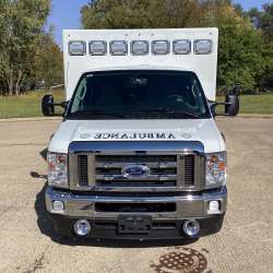 Photo of Farmersville-Waggoner Medix 22-M444 Front View