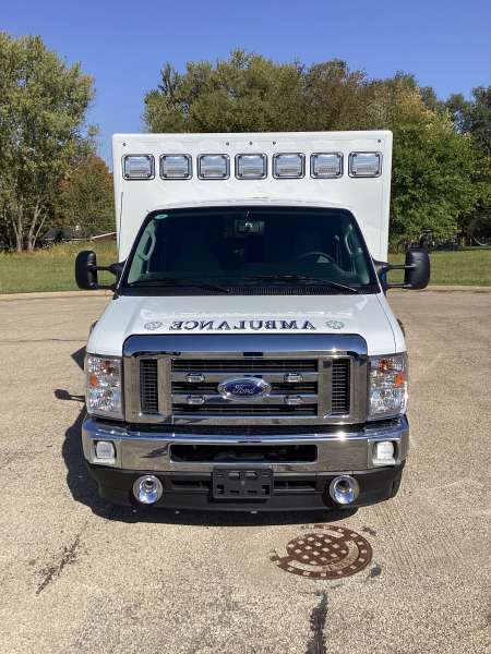 Photo of Farmersville-Waggoner Medix 22-M444 Front View